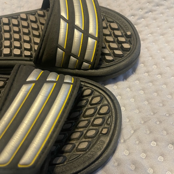 ADIDAS kids unisex slides size 11K - Picture 4 of 8